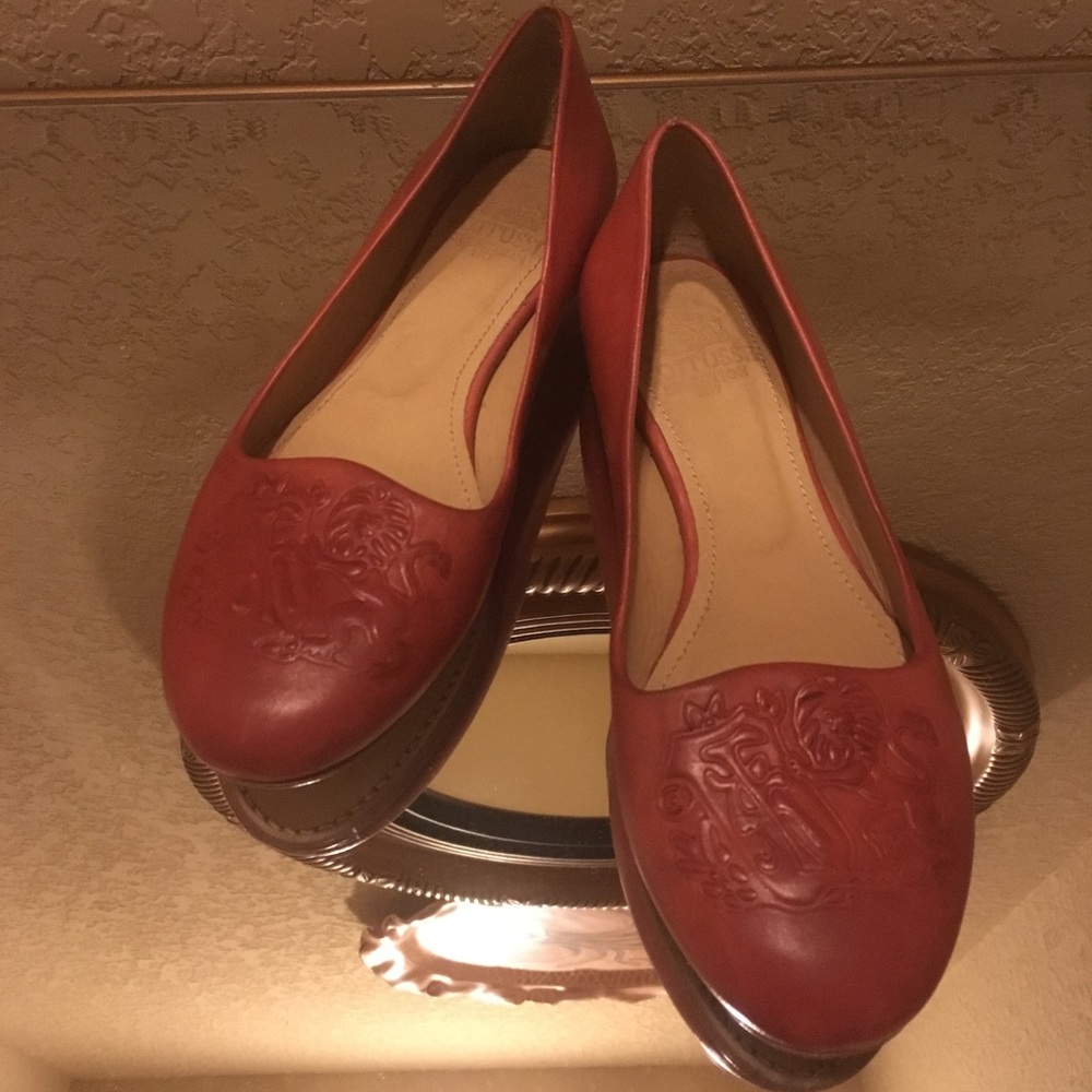 Lotusse red leather flats